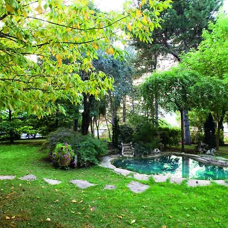 La Pace Hotel